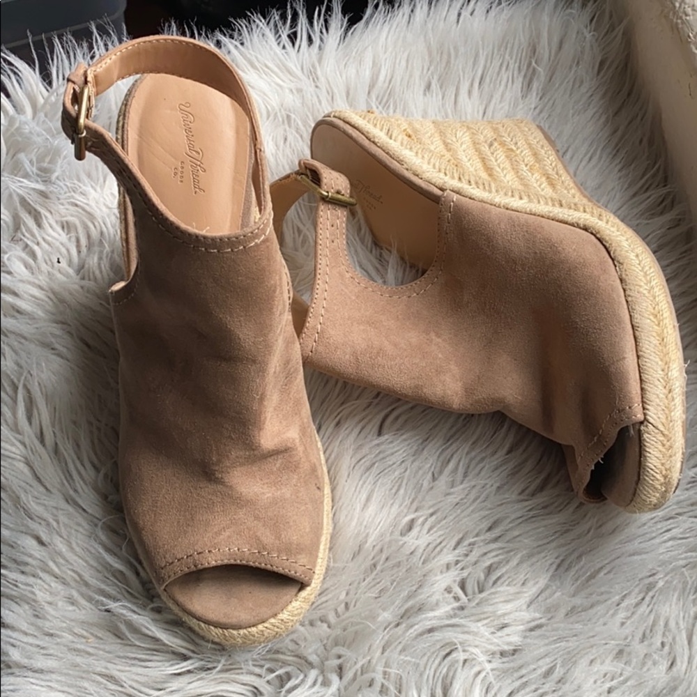 Tan cute wedges